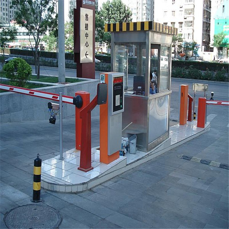 钦州港亚路江停车场