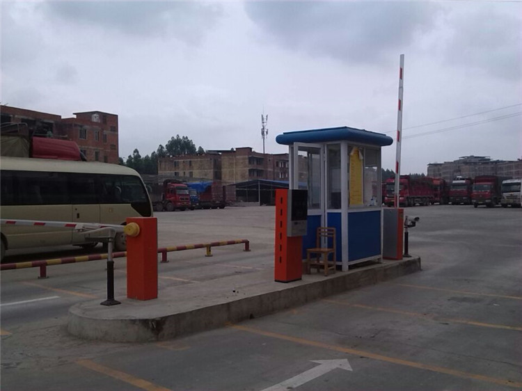 五一路富德停车场